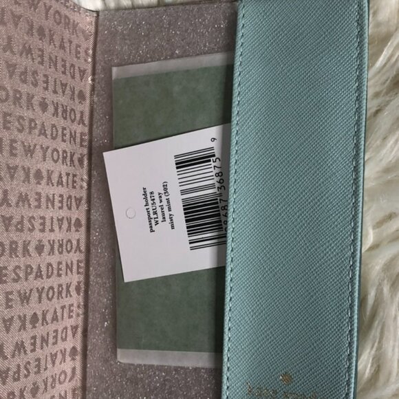 kate spade laurel way passport holder - Picture 4 of 15